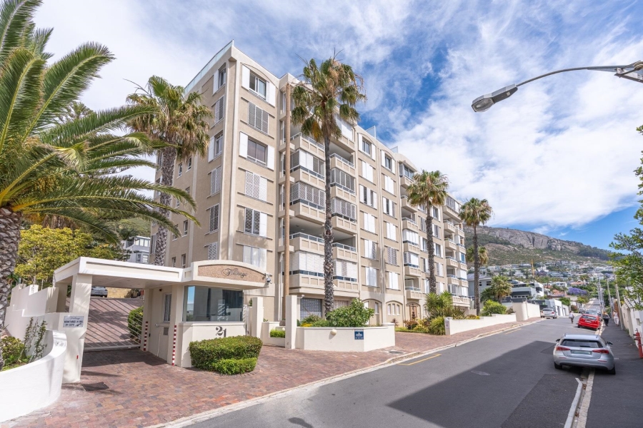 To Let 4 Bedroom Property for Rent in Fresnaye Western Cape